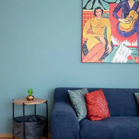 Fully Equipped & Modern Designed Spectacular 3br