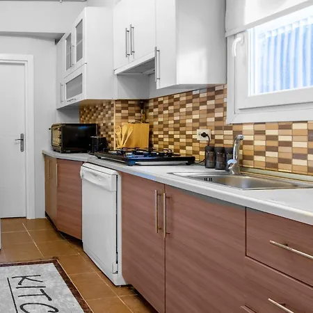 Fully Equipped & Modern Designed Spectacular 3br *