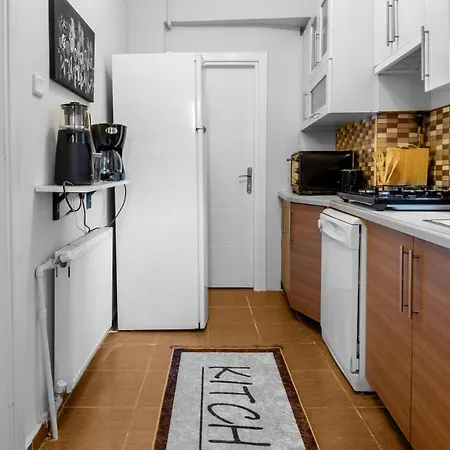 Fully Equipped & Modern Designed Spectacular 3br *