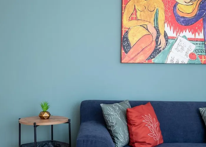 Fully Equipped & Modern Designed Spectacular 3br