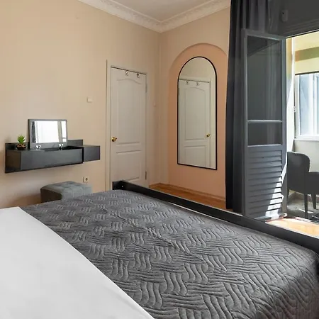 Fully Equipped & Modern Designed Spectacular 3br Istanbul